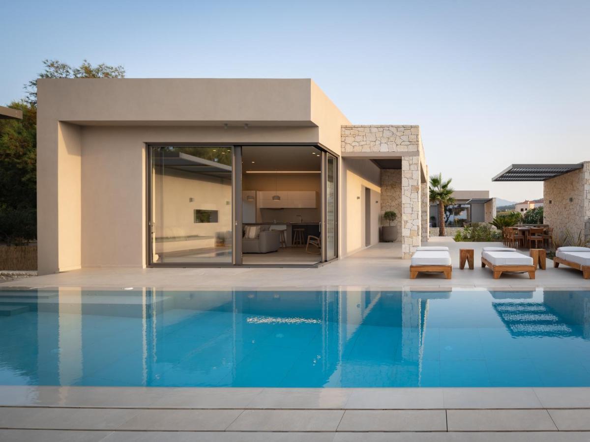 Artemis Seafront Villa, An Evanescence Sea Retreat, By Thinkvilla Tavronitis Extérieur photo