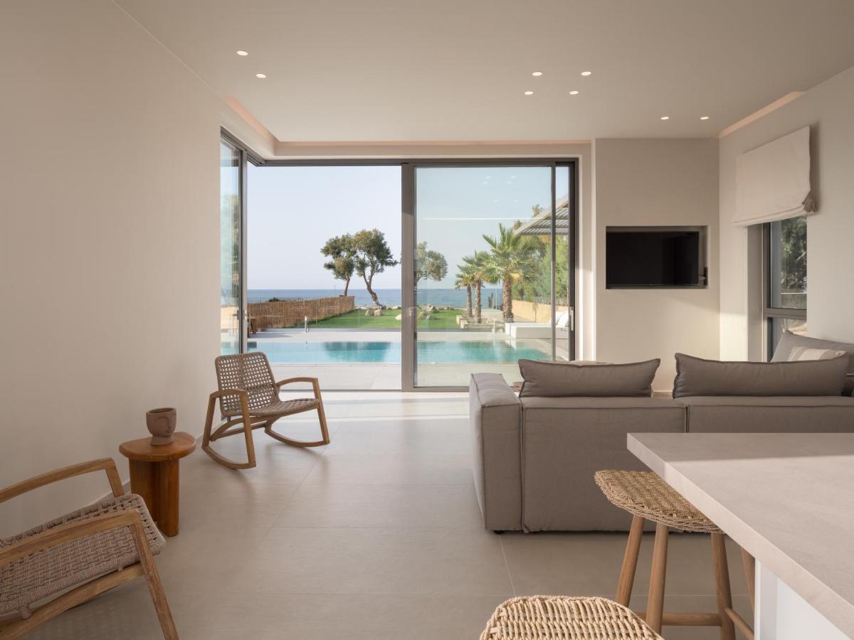 Artemis Seafront Villa, An Evanescence Sea Retreat, By Thinkvilla Tavronitis Extérieur photo