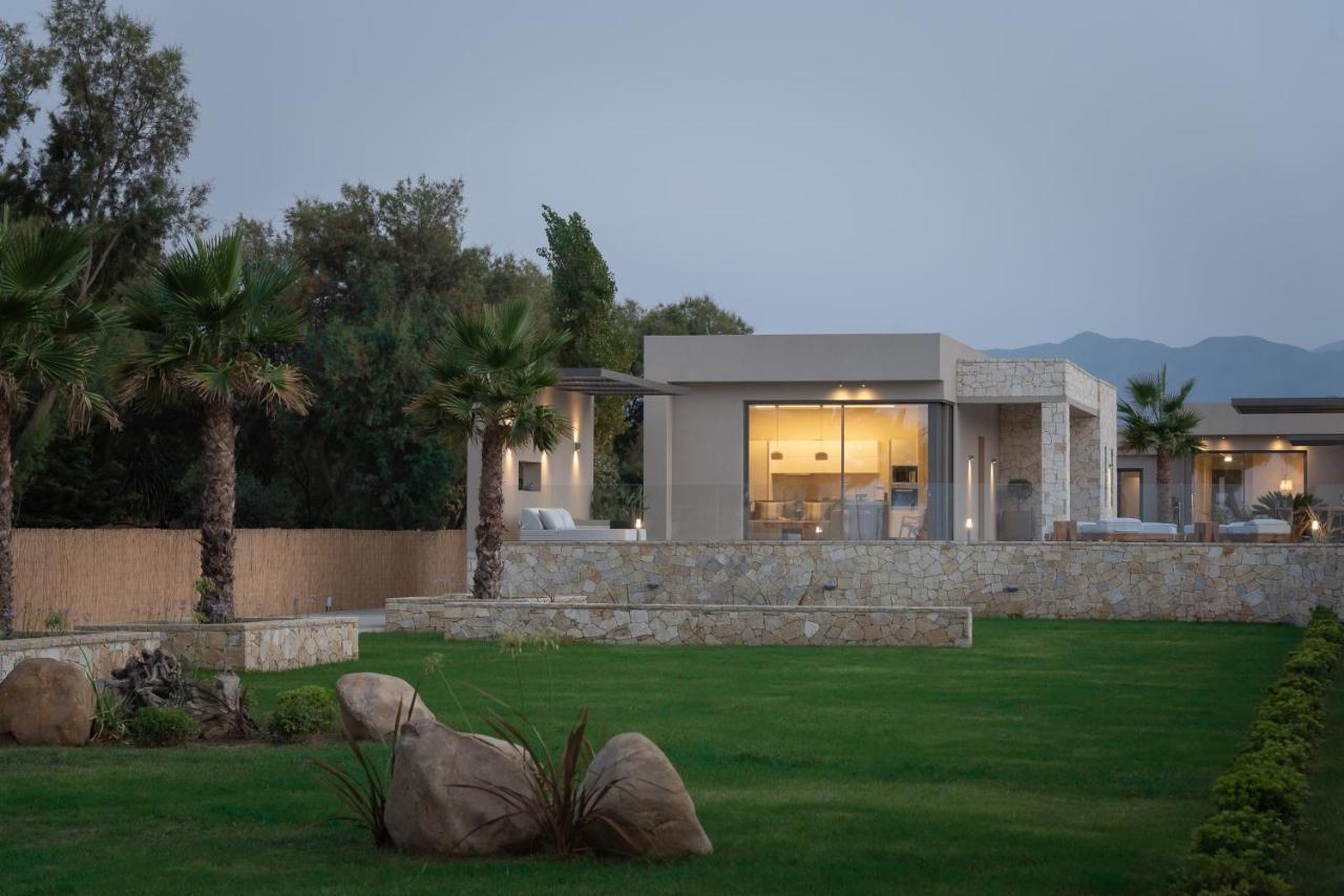 Artemis Seafront Villa, An Evanescence Sea Retreat, By Thinkvilla Tavronitis Extérieur photo