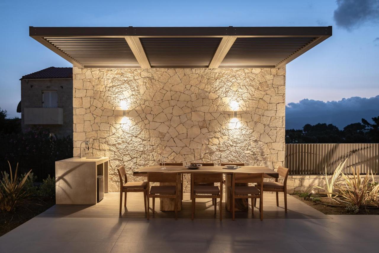 Artemis Seafront Villa, An Evanescence Sea Retreat, By Thinkvilla Tavronitis Extérieur photo