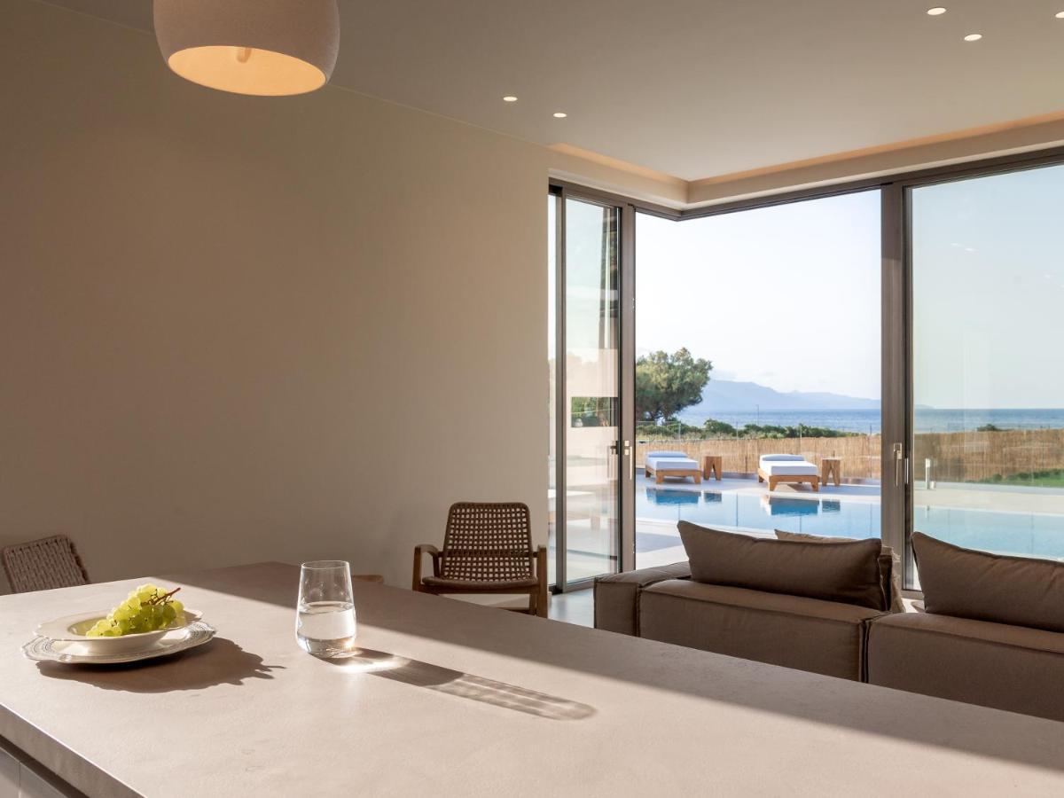 Artemis Seafront Villa, An Evanescence Sea Retreat, By Thinkvilla Tavronitis Extérieur photo
