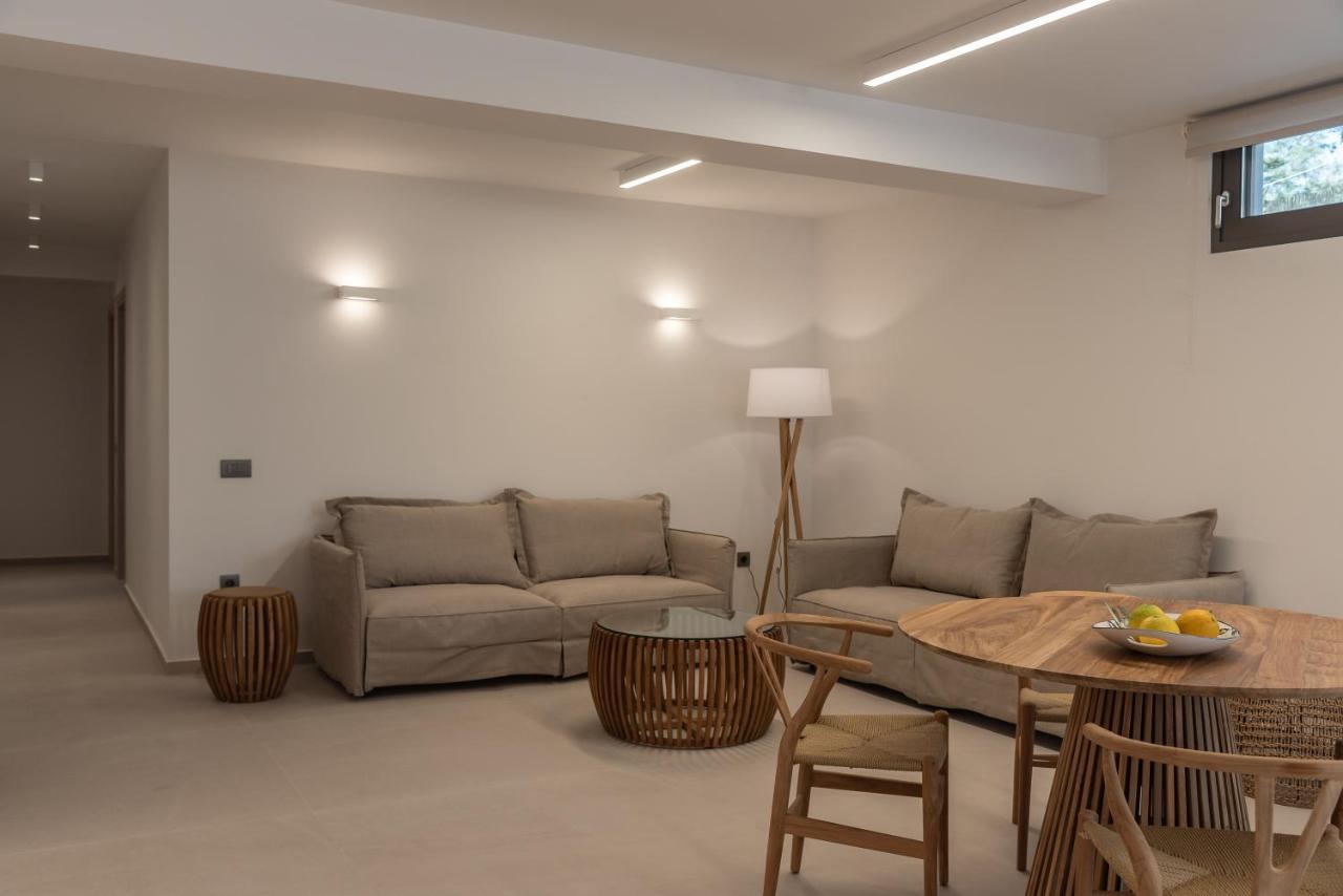 Artemis Seafront Villa, An Evanescence Sea Retreat, By Thinkvilla Tavronitis Extérieur photo