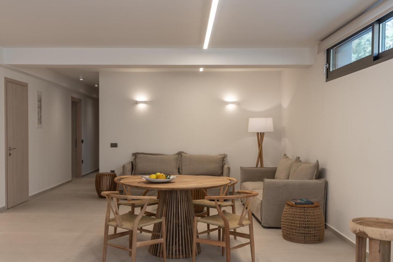 Artemis Seafront Villa, An Evanescence Sea Retreat, By Thinkvilla Tavronitis Extérieur photo