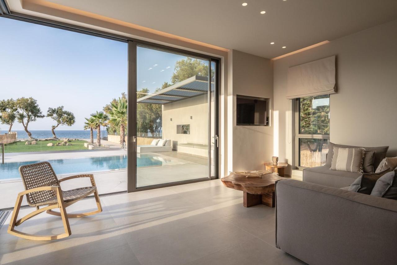 Artemis Seafront Villa, An Evanescence Sea Retreat, By Thinkvilla Tavronitis Extérieur photo
