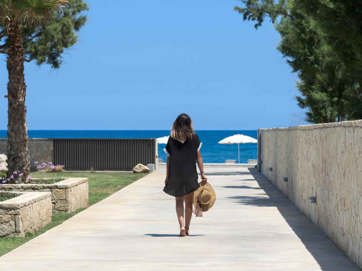 Artemis Seafront Villa, An Evanescence Sea Retreat, By Thinkvilla Tavronitis Extérieur photo